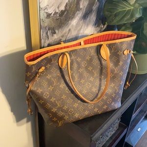 Neverfull mm excellent condition authentic and shoulder authentic LV